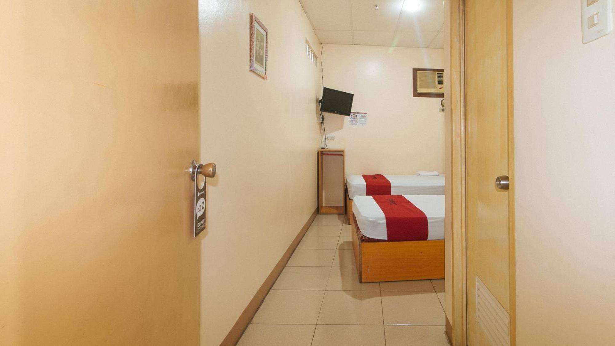 Reddoorz @ Asiana Pension Inn Mandaue Esterno foto