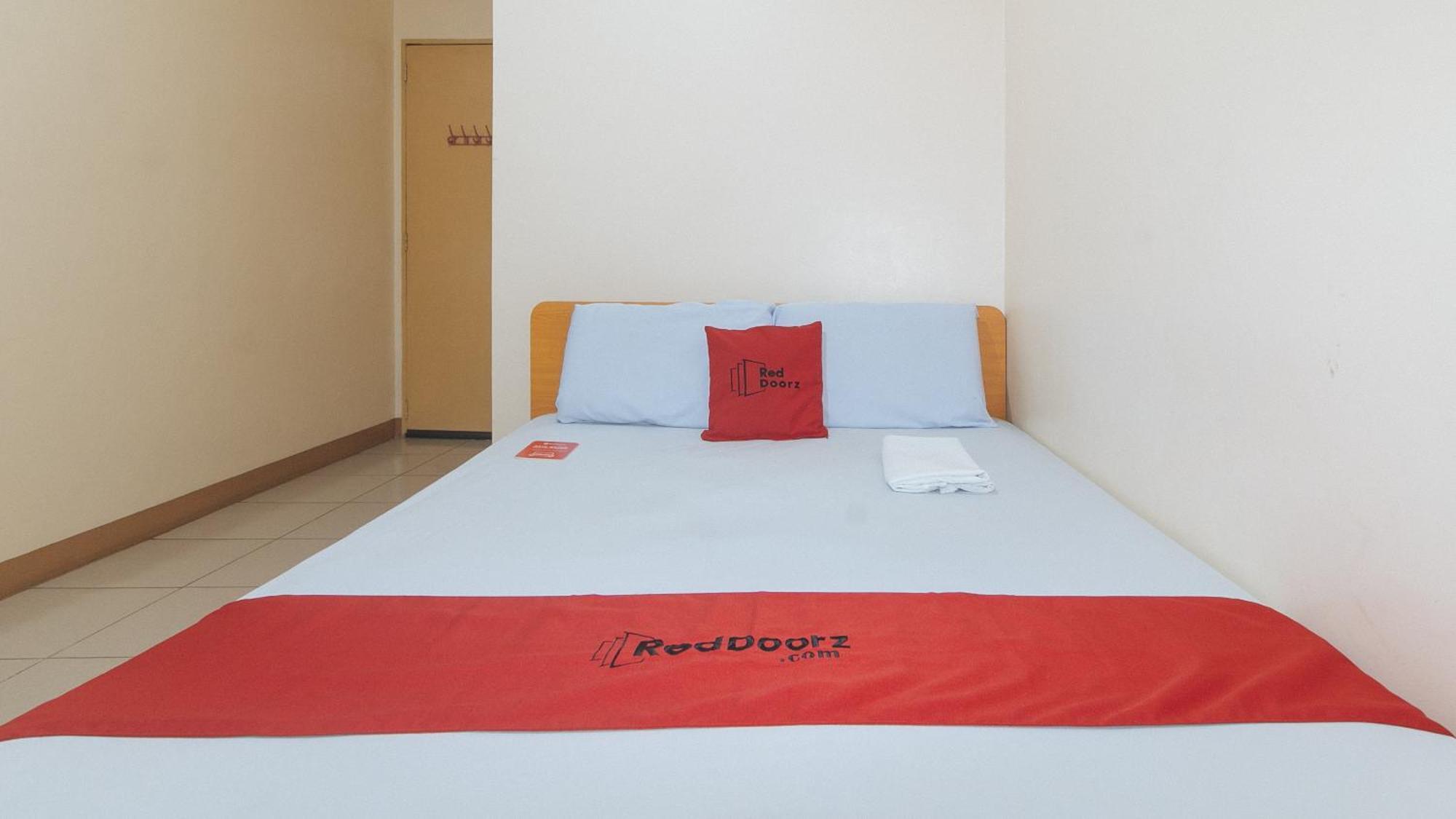Reddoorz @ Asiana Pension Inn Mandaue Esterno foto