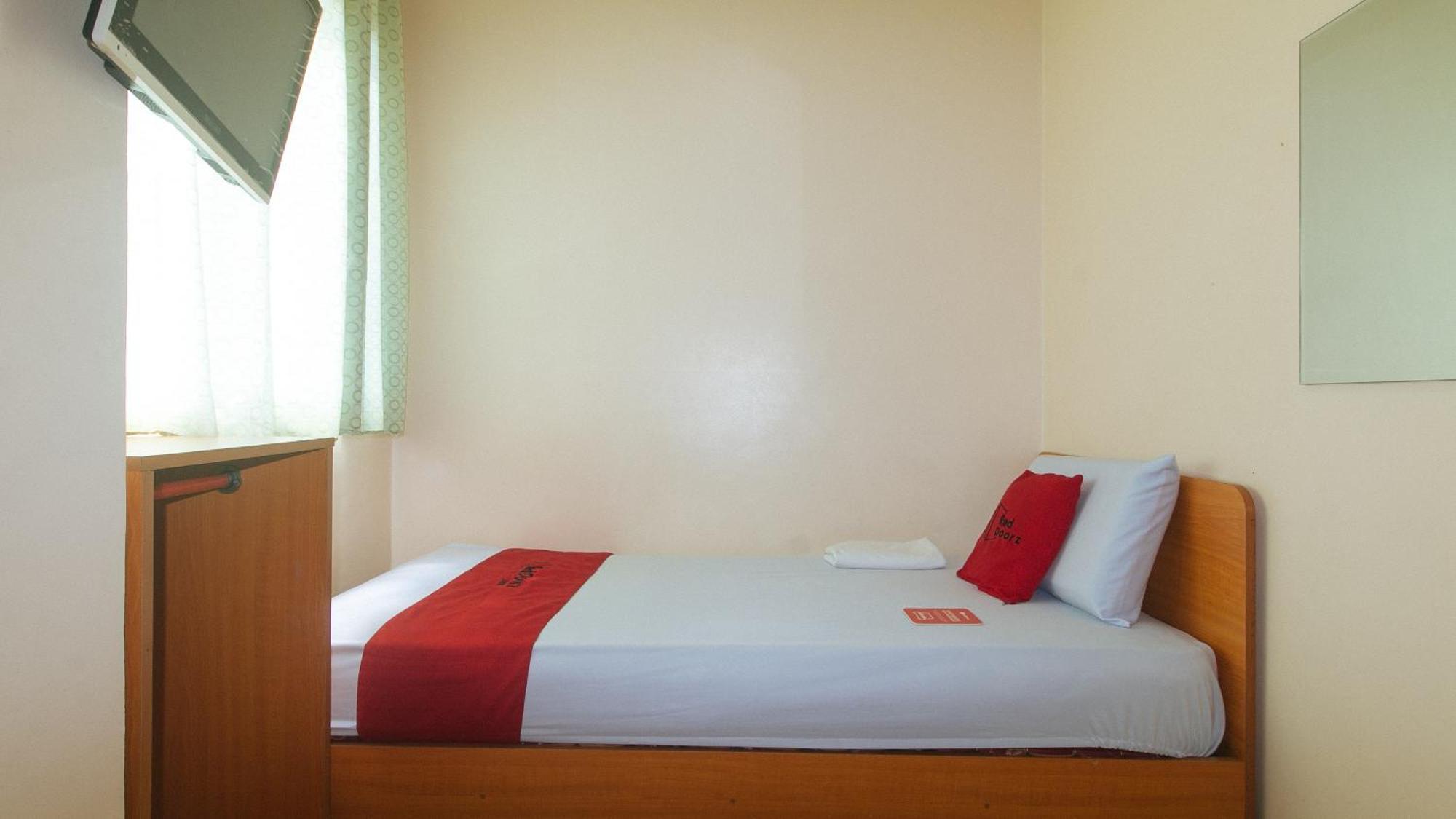 Reddoorz @ Asiana Pension Inn Mandaue Esterno foto