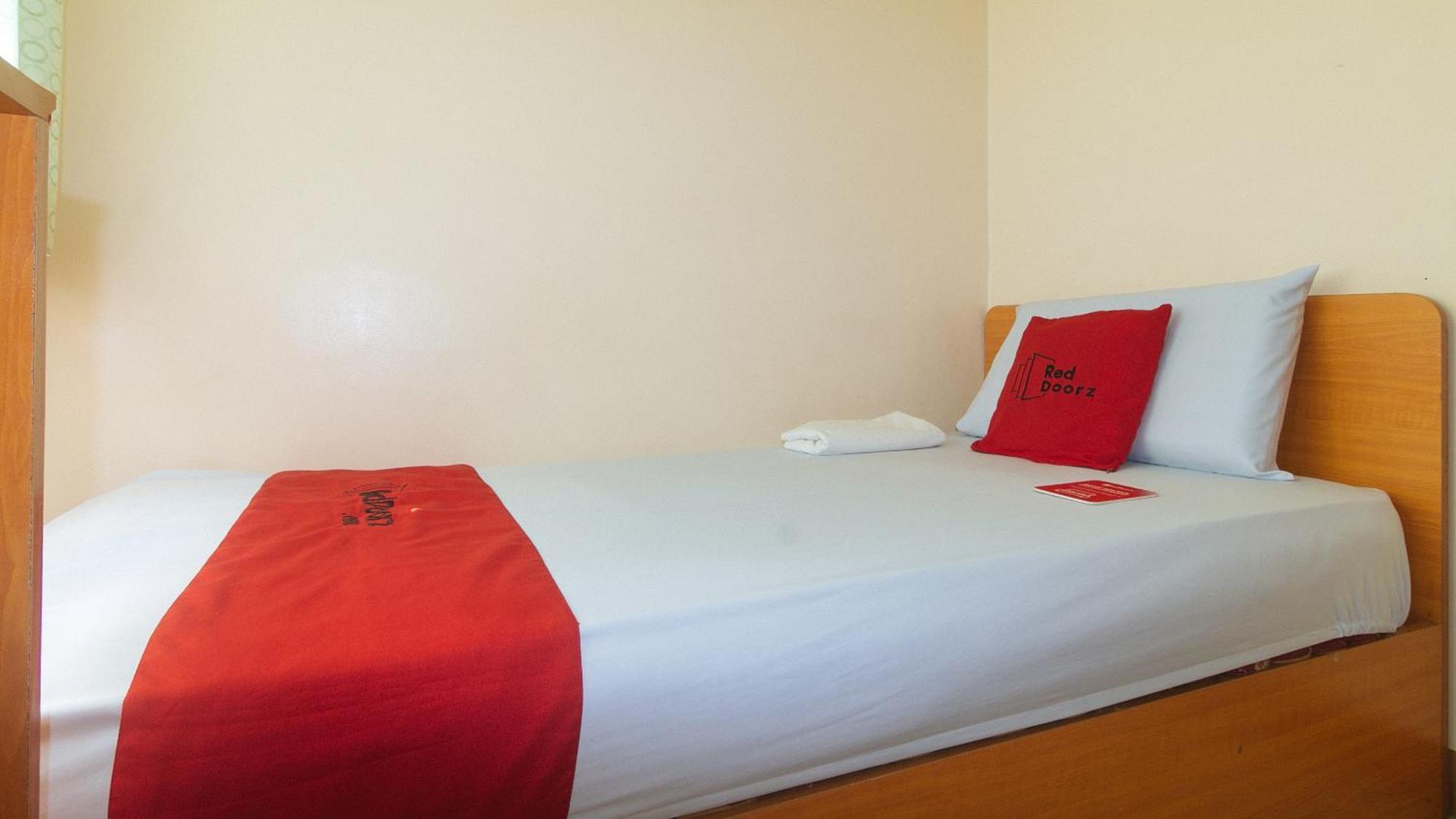 Reddoorz @ Asiana Pension Inn Mandaue Esterno foto