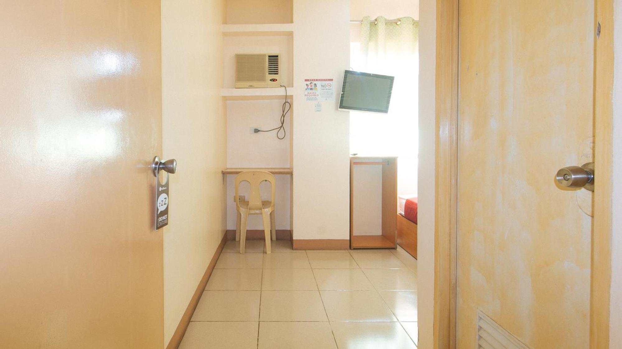Reddoorz @ Asiana Pension Inn Mandaue Esterno foto